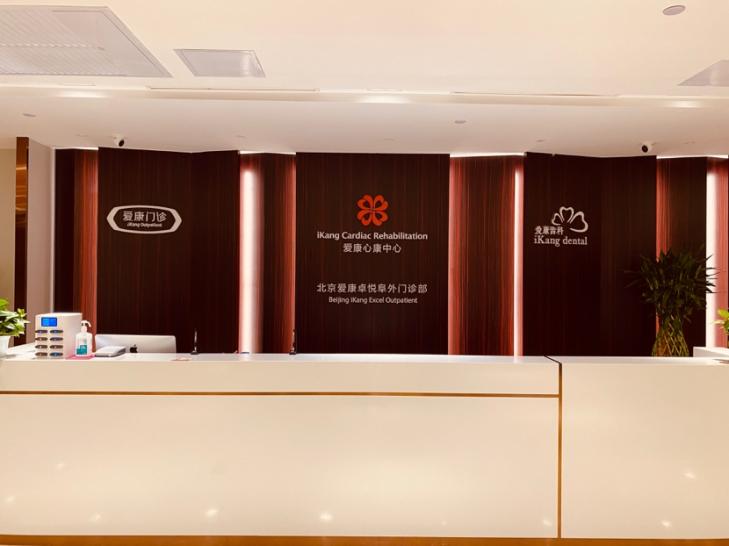 圖片包含 室內, 天花板, 窗戶, 大

描述已自動生成